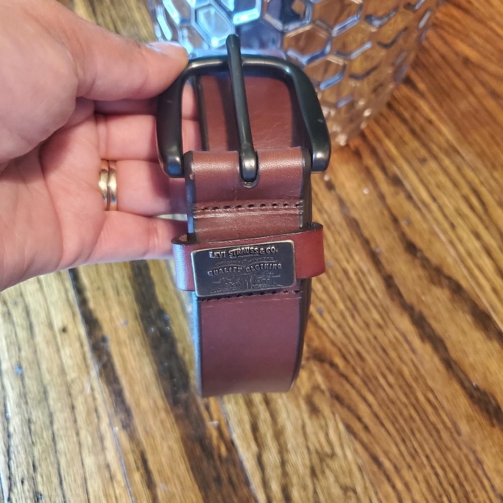 Levi's Nen's Leather Strap - Picture 3 of 9